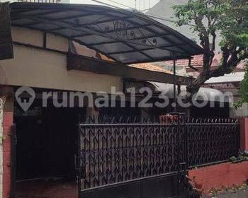RUMAH TEBET AKSES JALAN 2 MOBIL