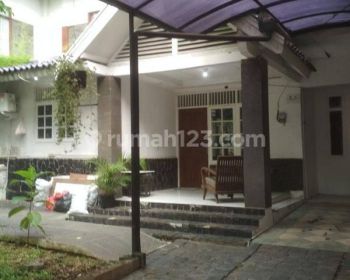 Rumah Dalam Komplek Depn Taman Kemang Selatan 140 Jt Thn