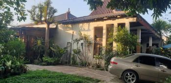 Rumah Asri Dengan Halaman Luas Di Jatiasih Bekasi