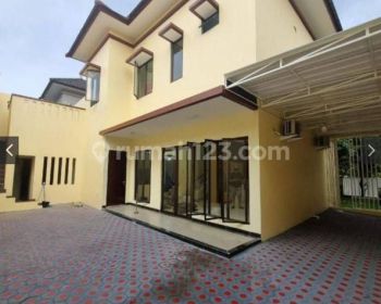 Rumah 2 Lantai SHM Bagus hadap Selatan di Heliconia Harapan Indah