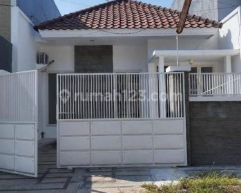 Disewakan Rumah 2lt  Baru Renovasi Dekat Unair ITS
