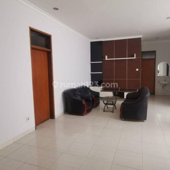 Disewakan Rumah siap huni di kawasan elite singgasana pradana mekarwangi bandung