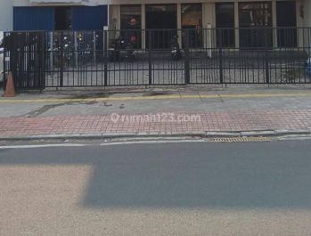 Disewakan Ruko 3 Lantai Siap Pakai di Kawasan Strategis Tebet Jakarta Selatan