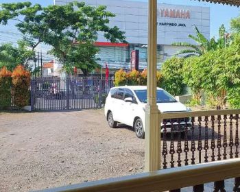 Sewakan rumah dengan parkiran luas tengah kota strategis semarang