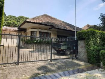 Rumah di Jl Teuku Angkasa Cocok untuk Usaha maupun Rumah tinggal