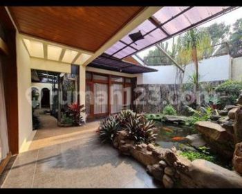 *For SALE or RENT*
Rumah sangat terawat ciumbeuleuit mainroad