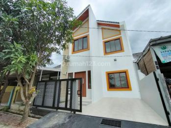 Sewa Rumah Siap Huni 2 Lantai Di Perumahan Bekasi Timur Regency