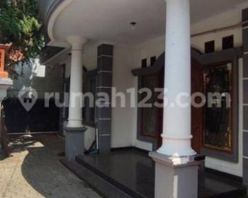 RUMAH TEBET UNTUK KANTOR DEPAN JALAN BESAR