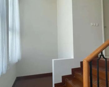 Disewakan Rumah 2lt siap huni bagus rapi seperti baru