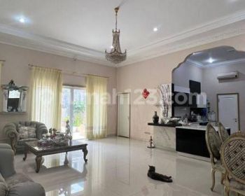 Di jual rumah pik 13x20 sdh renovasi jln lebar dan siap huni