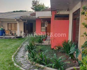 Rumah modern dengan 2 rumah, caringin - bandung