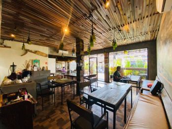 Disewakan Ruang Usaha Lengkap Furniture Cafe di Area Sanur