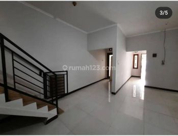 Rumah Modern Lingkungan Nyaman di Daerah Logam Bandung