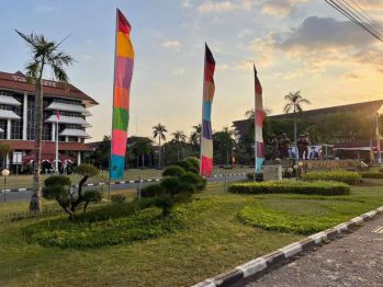 Pas Bangun Kost, Timur Kampus UPN