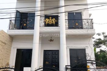 RUMAH  DI JATI MAKMUR PONDOK GEDE