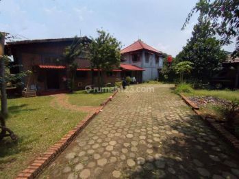 Tanah 1995 m2 Bonus Rumah Antik Dekat Gerbang Tol Desari