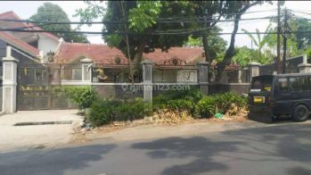 Rumah Besar Lokasi Strategis Lingkungan Nyaman Di Setiabudi, Bdg