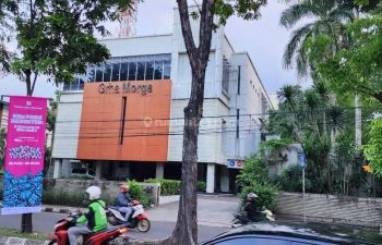 Ruang Usaha di Bintaro HGB di apit Lot 9 Cafe dan Total Buah