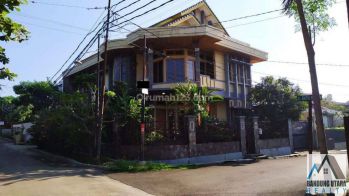 Rumah Hook Modern. Komplek Favorite, Good Location, Siap Huni.