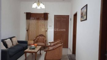 Rumah 2 Lantai Bagus di Dekat Tempat Wisata di Lembang, Bandung