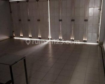 Rumah Strategis Di Kota Wisata, Siap Huni Dan Terawat Dengan Fasilitas Perumahan