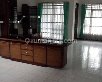 Rumah di Mainroad Setiabudi Bandung Bagus strategis