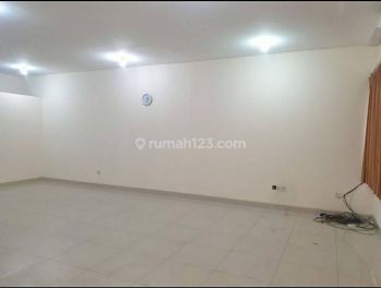 Disewakan rmh nyaman dan strategis di Garden house,Pik..