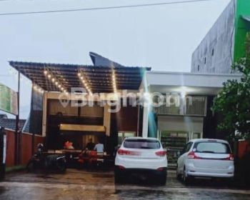 Ruko kan bangunan cantik bagus, lebar 10 m