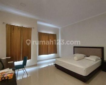 Rumah pluit putra, 5x20m 3 lantai rapih siap huni