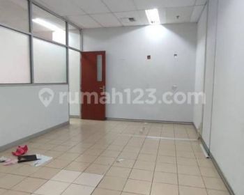 Perkantoran Palmerah Jakarta Barat, Siap Pakai, Parkiran Luas