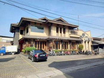 Rumah Komersil Pinggir Jalan Raya Bintaro, Jakarta Selatan