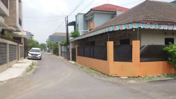 Tanah bonus rumah siap huni sumber Solo