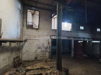 Dijual Cepat Hitung Tanah Saja Bekas Gudang di Komplek Taman Anggrek, Jl. Peta ,