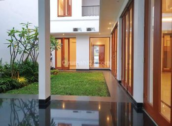 Rumah baru dekat area perkantoran di Pondok Indah Jakarta Selatan