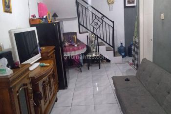 Rumah Strategis 4 Kamar Tidur di Cipayung, Depok