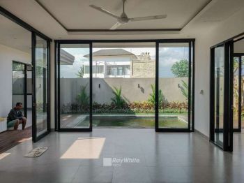 2BR modern minimalist villa, 3 minutes from Pantai Seseh for Rent