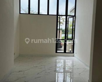 Disewa  Rumah 3 Kamar Tidur Unfurnished Di Jakarta Garden City Cakung