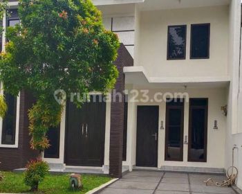 Rumah siap huni dalam cluster di BSD, Serpong, Tangerang Selatan.