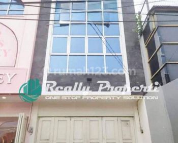 Disewakan Ruko 4 Lantai di Jalan Raya Jatiwaringin, Pondok Gede, Bekasi