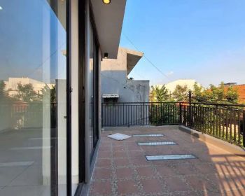 HARGA MURAH. RUMH BAGUS DI GANDARIA JAKARTA SELATAN