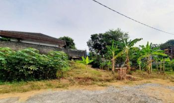 Tanah di bwh psran Jatipadang Pejaten 2500mtr Shm hnya 15m