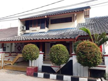 DI JUAL RUMAH 2 LANTAI PERUMAHAN BUMI MAKMUR