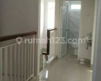 Rumah mewah dan modern di Pisangan jakarta timur