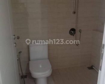 Disewakan rumah 4kamar 3 Lantai SHM Bagus banget!!!