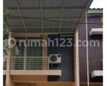 Disewakan rumah 2 lantai di Park Residence Taman Surya