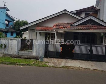 Rumah hitung tanah dekat pintu Tol di Petukangan Selatan, Jaksel.