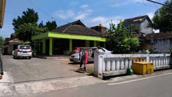 Rumah tinggal tengah kota jl Bunga Kumis Kucing Malang