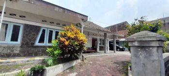 DIJUAL HITUNG TANAH SAJA RUMAH TUA STRATEGIS DI MAINROAD SUKAJADI