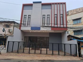 RUKO BARU MEWAH DI DEKAT STASIUN TEBET