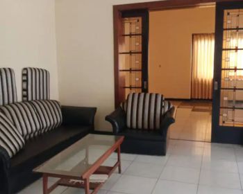 Rumah strategis area komersil di jalan utama riau